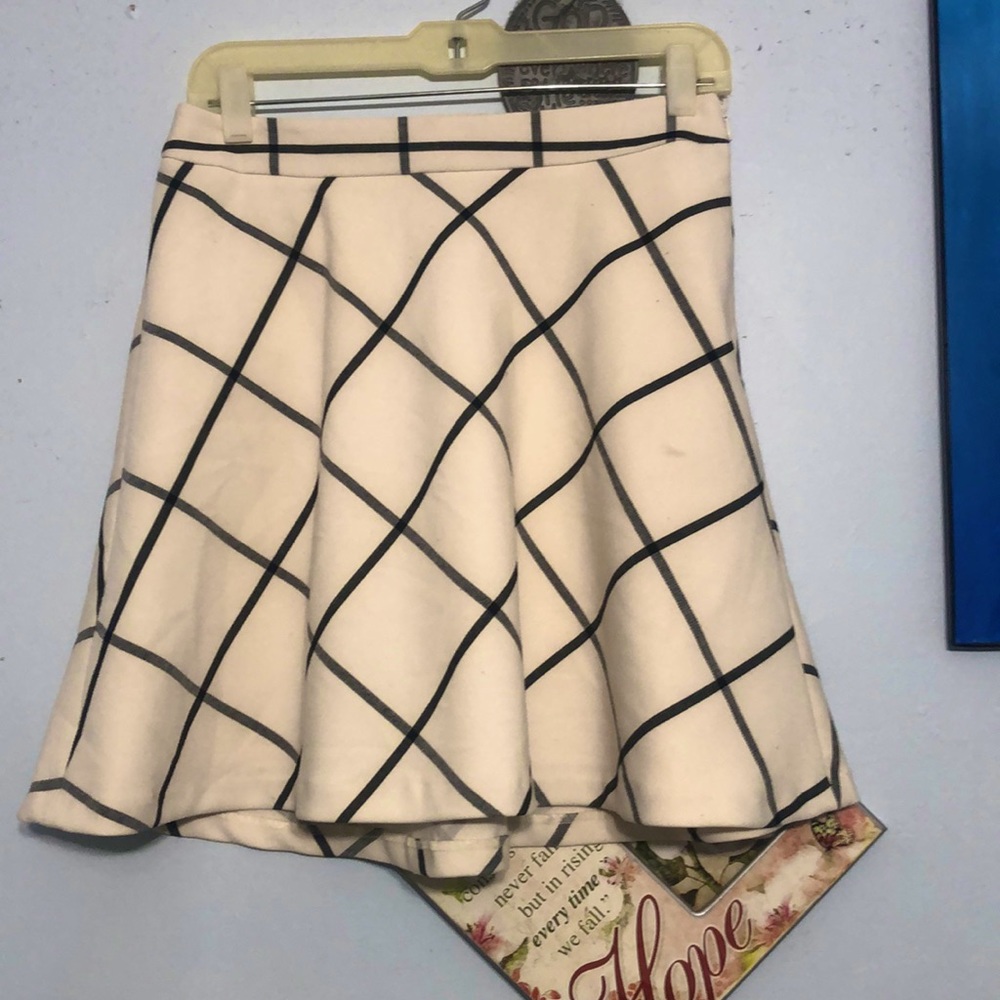 Loft Black and white flowing skirt